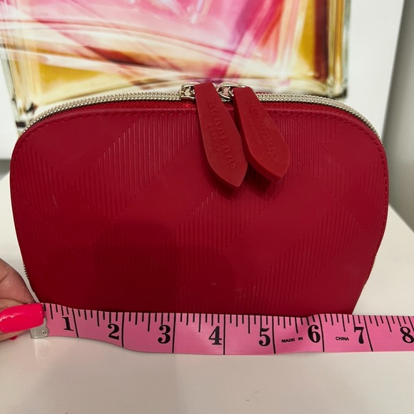 Burberry Authentic red makeup bag + 7 samples. - Picture 11 of 13